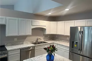 203 Knollton Dr, Millersburg, OH 44654 - Photo 5