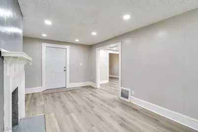 920 Bloomfield Avenue, Akron, OH 44302 - Photo 5