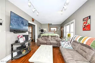 449 Kathron Ave, Cuyahoga Falls, OH 44221 - Photo 5