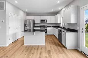 23663 Victory Ln, Columbia Station, OH 44028 - Photo 9