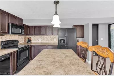 27 Delaware Trail, Malvern, OH 44644 - Photo 7