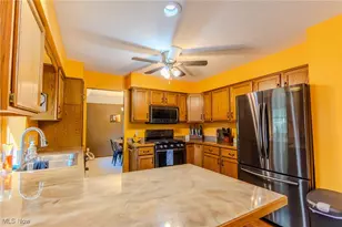 831 27th St NE, Massillon, OH 44646 - Photo 3