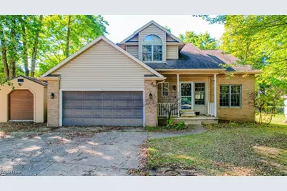 831 27th Street NE, Massillon, OH 44646 - Photo 1