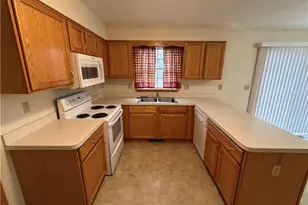 762 Maplewood Ave, Sheffield Lake, OH 44054 - Photo 9