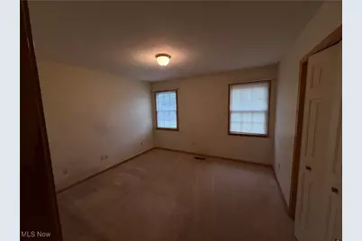 762 Maplewood Avenue, Sheffield Lake, OH 44054 - Photo 15