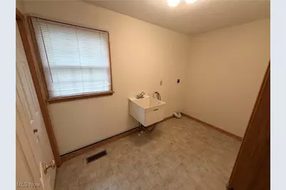 762 Maplewood Avenue, Sheffield Lake, OH 44054 - Photo 11