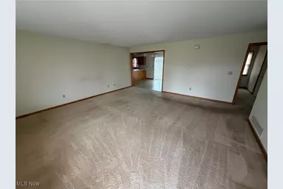 762 Maplewood Avenue, Sheffield Lake, OH 44054 - Photo 5