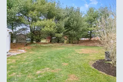 7606 Knollridge Avenue NE, Canton, OH 44721 - Photo 5