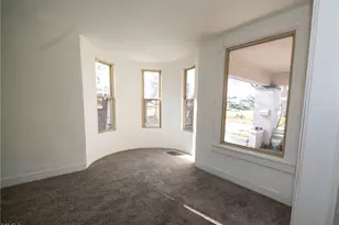 911 N Water St, Uhrichsville, OH 44683 - Photo 9