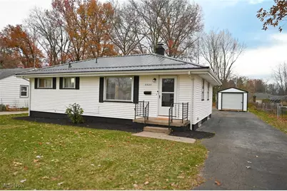 3325 Sunnybrooke Drive, Youngstown, OH 44511 - Photo 3