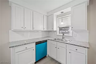 29488 Woodway Dr, Wickliffe, OH 44092 - Photo 7