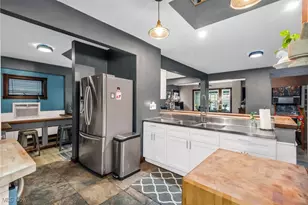 2058 W 98th St, Loveland, OH 44102 - Photo 7