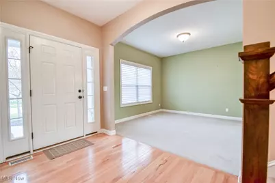 8254 Beaumont Drive, Mentor, OH 44060 - Photo 13