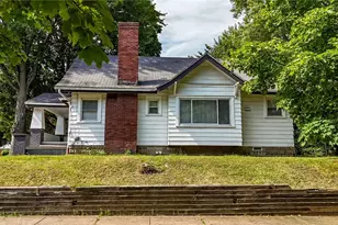 1033 Chalker St, Akron, OH 44310 - Photo 3