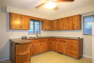 617 E Robinson Ave, Barberton, OH 44203 - Photo 7