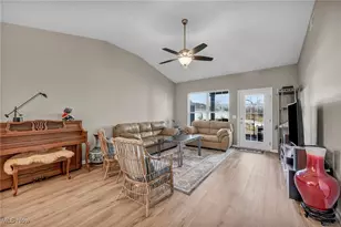 130 W Spring Dr, Elyria, OH 44035 - Photo 5