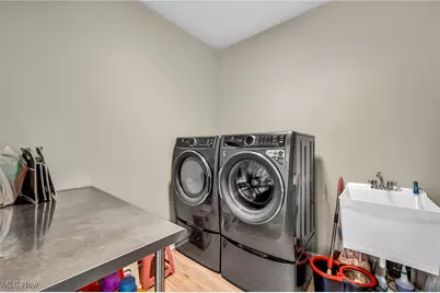 130 W Spring Drive, Elyria, OH 44035 - Photo 23