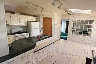 18592 Edwards Rd, Doylestown, OH 44230 - Photo 9