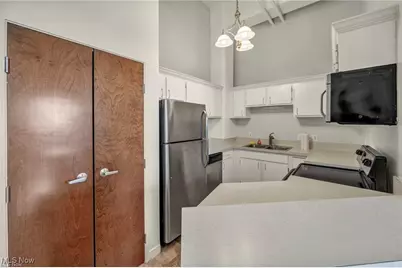 1133 W 9th Street #412, Loveland, OH 44113 - Photo 15