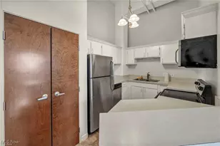 1133 W 9th St, Loveland, OH 44113 - Photo 15