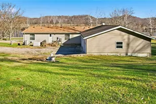 10115 Old River Rd, Blue Rock, OH 43720 - Photo 11