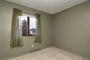 8010 Zupancic Dr, Garrettsville, OH 44231 - Photo 15