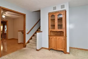 8010 Zupancic Dr, Garrettsville, OH 44231 - Photo 5