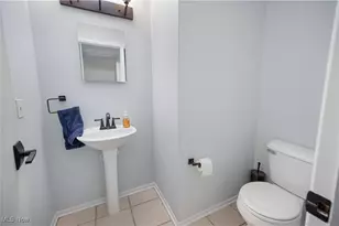 2177 W 41st St, Loveland, OH 44113 - Photo 9