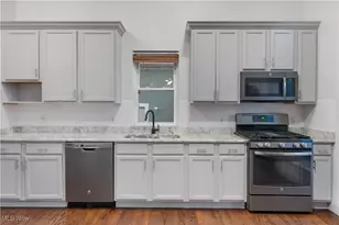 2177 W 41st St, Loveland, OH 44113 - Photo 7