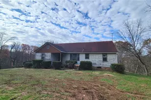 641 Warren Chapel Rd, Marietta, OH 45729 - Photo 1