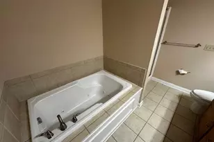 5071 Shepherds Gln, Willoughby, OH 44094 - Photo 9