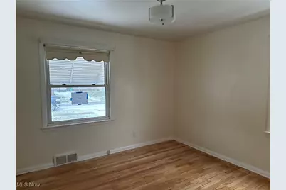 363 E 324th Street, Willowick, OH 44095 - Photo 13
