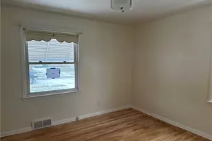 363 E 324th St, Willowick, OH 44095 - Photo 13