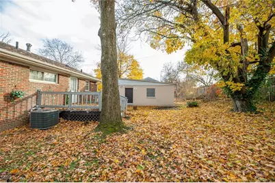 1074 N Main Street, Akron, OH 44310 - Photo 17