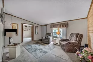 275 Ashwood Dr, Elyria, OH 44035 - Photo 7