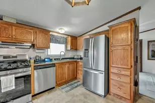 275 Ashwood Dr, Elyria, OH 44035 - Photo 15