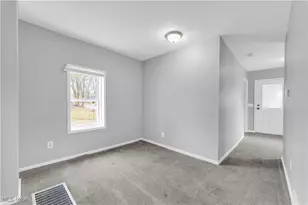 791 Allyn St, Akron, OH 44311 - Photo 9