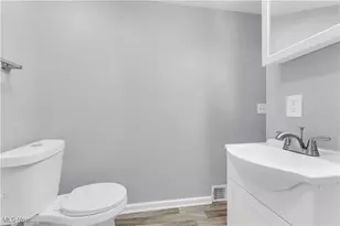 791 Allyn St, Akron, OH 44311 - Photo 17