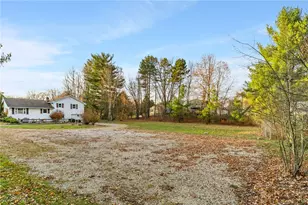 3751 Wyoga Lake Rd, Cuyahoga Falls, OH 44224 - Photo 11