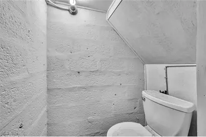 19315 Gladstone Road, Warrensville Heights, OH 44122 - Photo 33