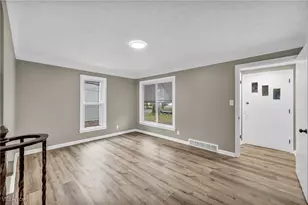 19315 Gladstone Rd, Warrensville Heights, OH 44122 - Photo 5