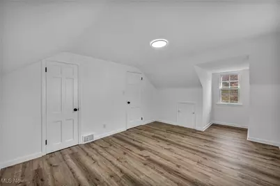 19315 Gladstone Road, Warrensville Heights, OH 44122 - Photo 27