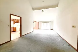 828 Woodfield Ct, Boardman, OH 44512 - Photo 3