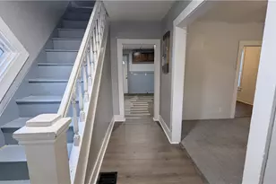 689 Kling St, Akron, OH 44311 - Photo 3