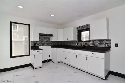 1321 W 10th Street, Lorain, OH 44052 - Photo 15
