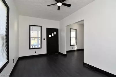 1321 W 10th Street, Lorain, OH 44052 - Photo 9