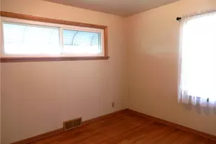 30054 Robert St, Wickliffe, OH 44092 - Photo 13