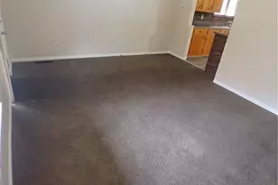 142 N Bridge St, Struthers, OH 44471 - Photo 3