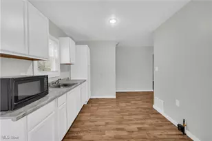 485 E Archwood Ave, Akron, OH 44301 - Photo 13