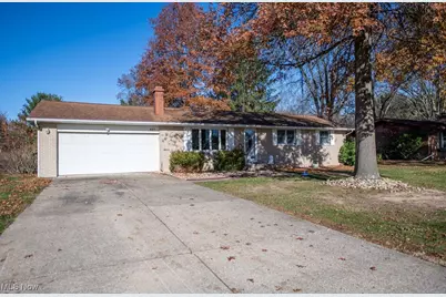 827 E 4th Street, Dover, OH 44622 - Photo 1